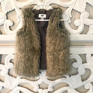 Girls XS fur vest